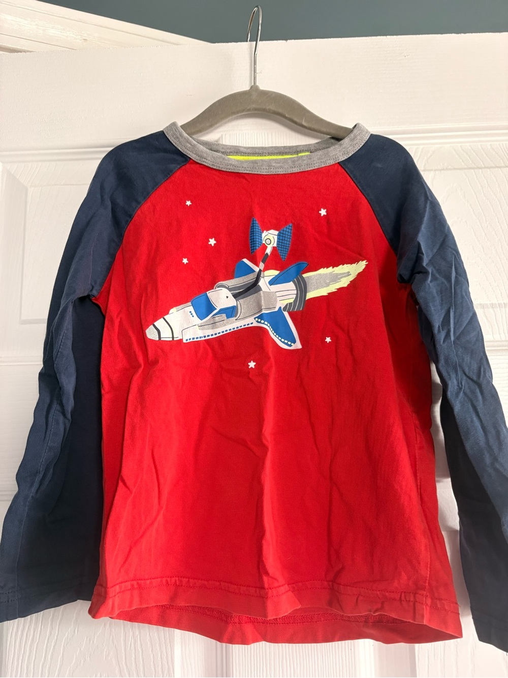 Mini Boden Red & Navy Space Shuttle Raglan Long Sleeve Tee